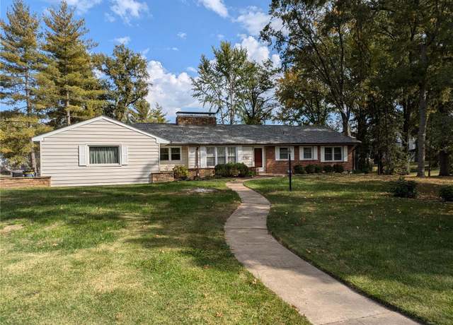 Property at 7 Carole Ln, Frontenac, MO 63131, 3 beds, 3 baths