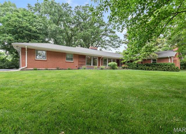 Property at 515 S Spoede Rd, St Louis, MO 63131, 4 beds, 4.5 baths
