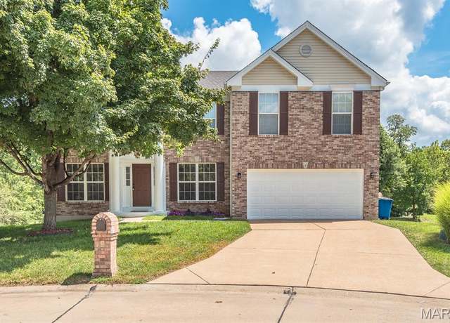 Property at 2 Birchwood Lane Ct, Maryland Heights, MO 63043, 4 beds, 2.5 baths