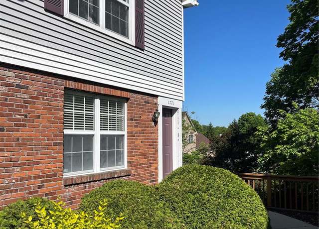 Property at 1771 Florine Blvd, St Charles, MO 63303, 2 beds, 1.5 baths