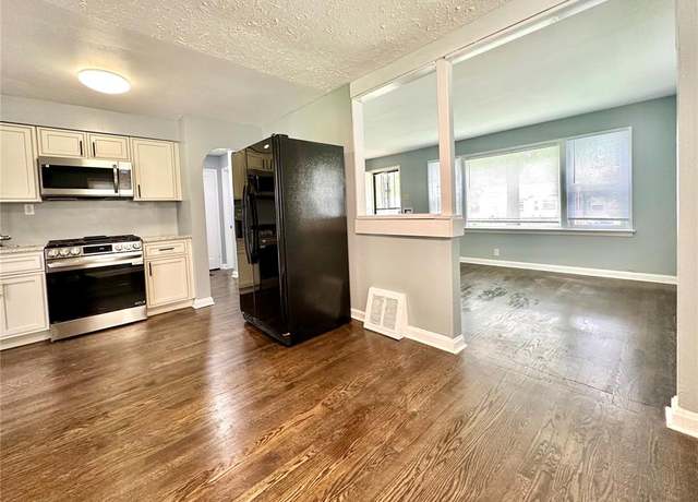 Property at 7819 Underhill Dr, Hanley Hills, MO 63133, 3 beds, 1 bath