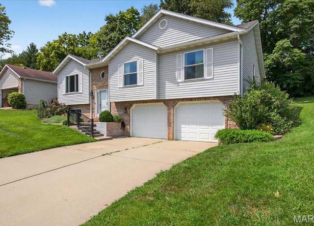 Property at 29 Windermere Dr, Glen Carbon, IL 62034, 3 beds, 3 baths