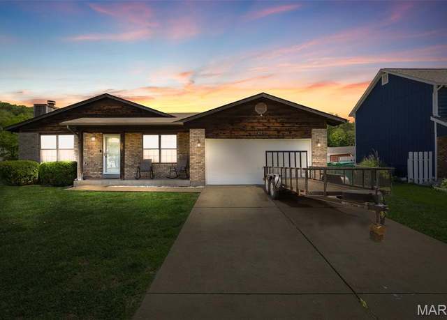 Property at 2433 Golden Gate Dr, Imperial, MO 63052, 3 beds, 2 baths