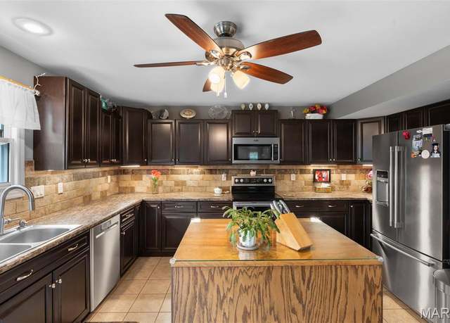 Property at 8 White Pine Ct, Union, MO 63084, 5 beds, 2.5 baths