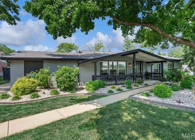 Property at 335 Greenbriar Ln, Ballwin, MO 63011, 4 beds, 3.5 baths
