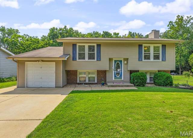 Property at 43 Oak Forest Dr, St Peters, MO 63376, 3 beds, 2 baths