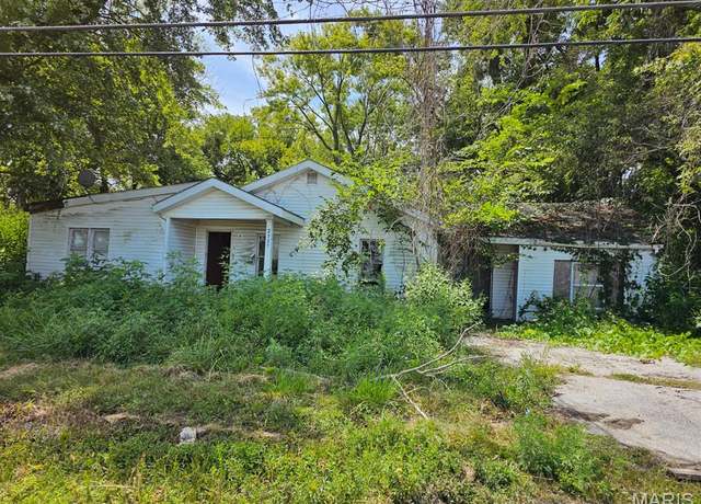 Property at 2274 Carol St, Cahokia, IL 62206, 4 beds, 2 baths
