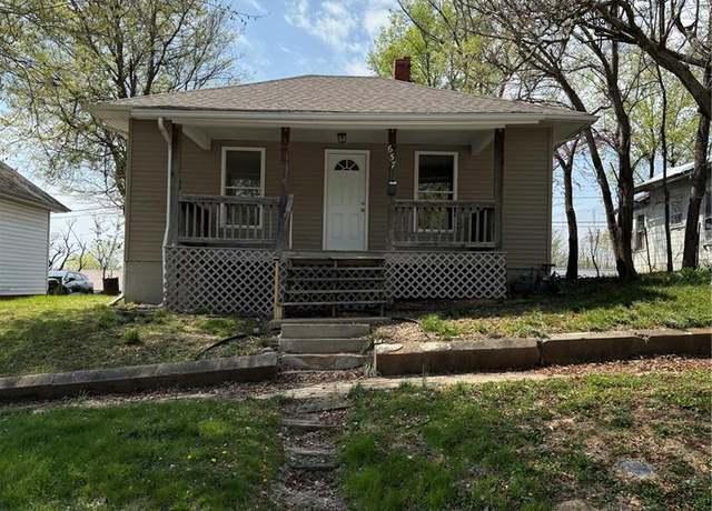 Property at 657 N Hawkins Ave, Hannibal, MO 63401, 2 beds, 1 bath