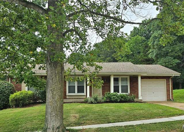 Property at 725 La Bonne Pkwy, Manchester, MO 63021, 3 beds, 2.5 baths