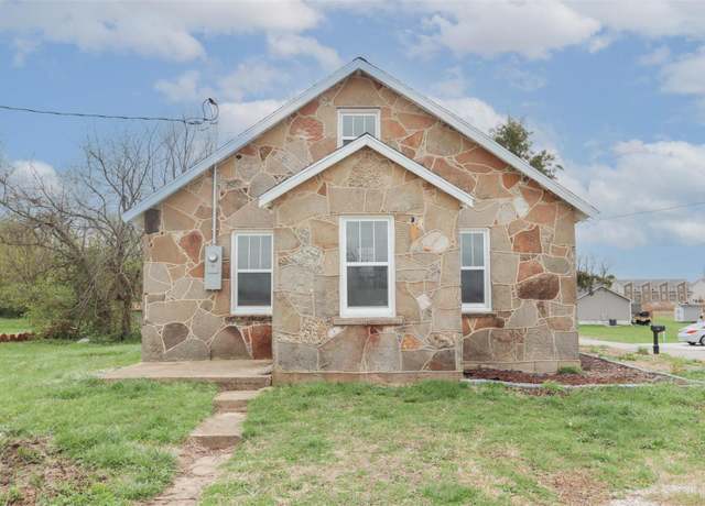 Property at 704 Crisp Rd, Lebanon, MO 65536, 3 beds, 1 bath