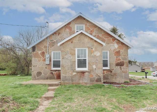 Property at 704 Crisp Rd, Lebanon, MO 65536, 3 beds, 1 bath