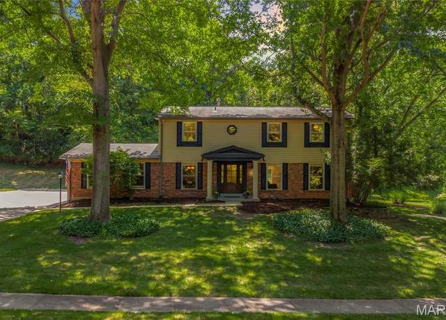 Property at 10861 Forest Path Dr, Sunset Hills, MO 63128, 4 beds, 3.5 baths