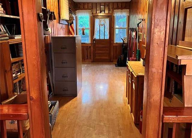 Property at 5225 Skyline Ct, Imperial, MO 63052, 5 beds, 1.5 baths