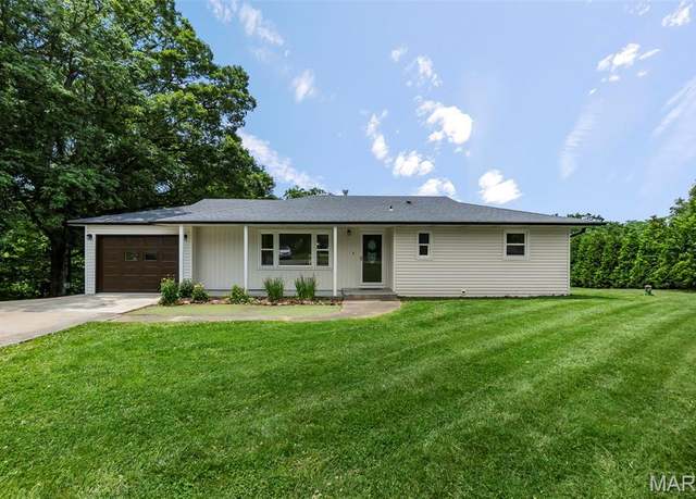 Property at 2848 S Hope St, Jackson, MO 63755, 3 beds, 2 baths