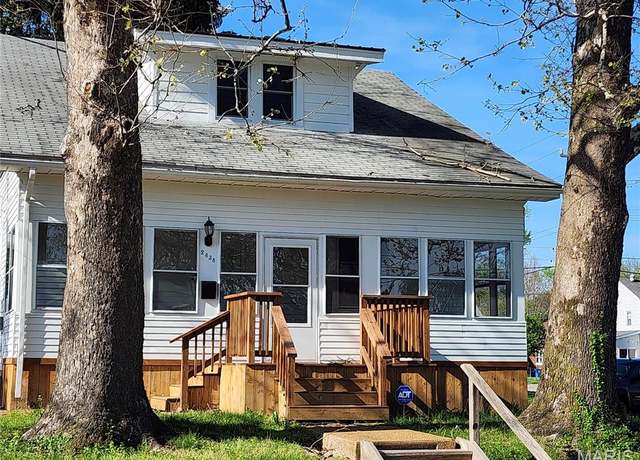 Property at 2638 Sanford Ave, Alton, IL 62002, 4 beds, 2 baths