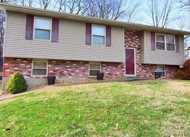 Property at 819 August St, Jackson, MO 63755, 4 beds, 2 baths