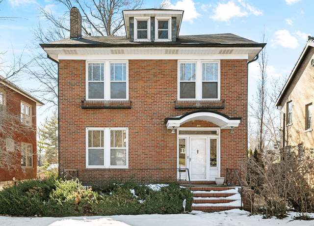 Property at 6954 Kingsbury Blvd, University City, MO 63130, 3 beds, 2.5 baths