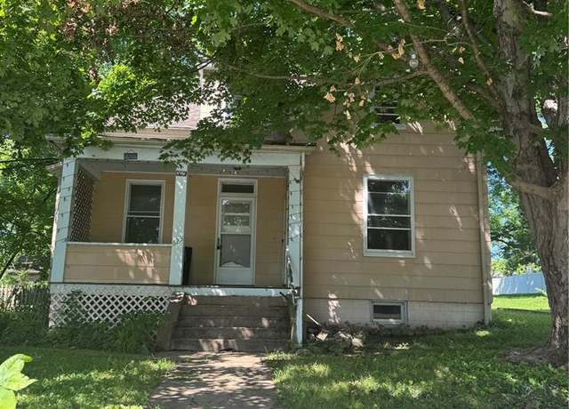 Property at 623 Laporte St, Ste Genevieve, MO 63670, 3 beds, 1 bath