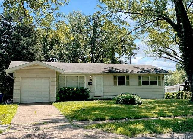 Property at 132 Fenwick Dr, Ferguson, MO 63135, 3 beds, 1 bath