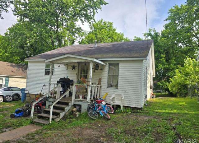 Property at 602 Center St, Bloomfield, MO 63825, 2 beds, 1 bath
