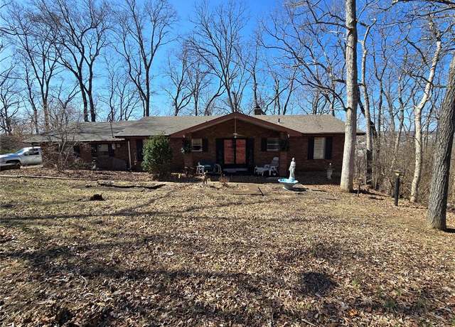 Property at 4 Park Lawn Dr, Fenton, MO 63026, 4 beds, 2 baths