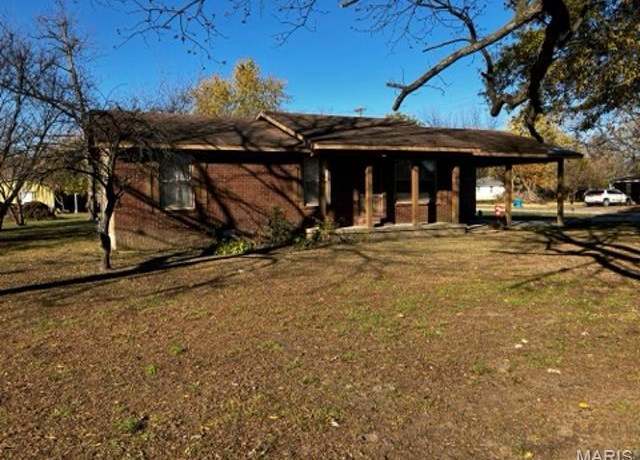 Property at 301 S Second St, Lilbourn, MO 63862, 3 beds, 2 baths