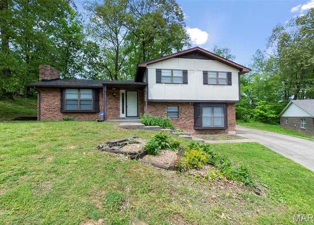 Property at 403 Shawnee Cir, Jackson, MO 63755, 4 beds, 2.5 baths