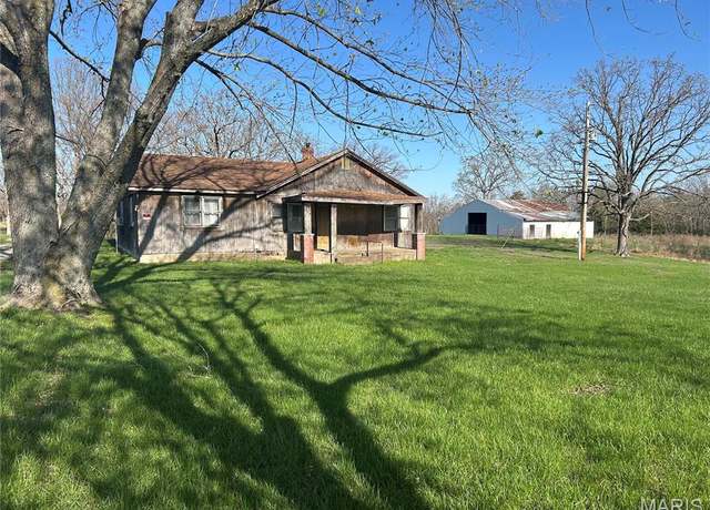 Property at 273 Highway 42, Iberia, MO 65459, 2 beds, 2 baths