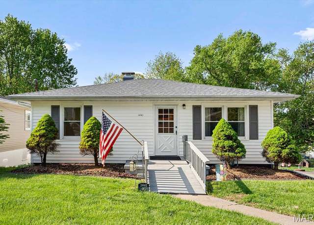 Property at 1441 Eberhart Ave, Edwardsville, IL 62025, 3 beds, 2 baths