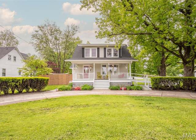 Property at 721 Taylor Ave, Godfrey, IL 62035, 4 beds, 2 baths
