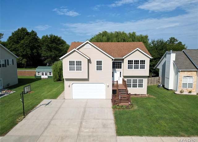Property at 705 S 5th St, Caseyville, IL 62232, 4 beds, 3 baths