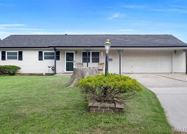 Property at 3 Saint Paul Ct, O'fallon, MO 63366, 3 beds, 1.5 baths