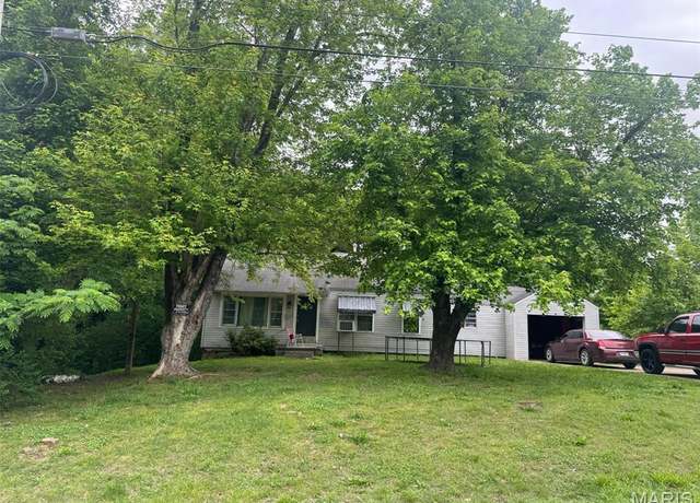 Property at 1112 Cole Ave, Poplar Bluff, MO 63901, 2 beds, 1 bath