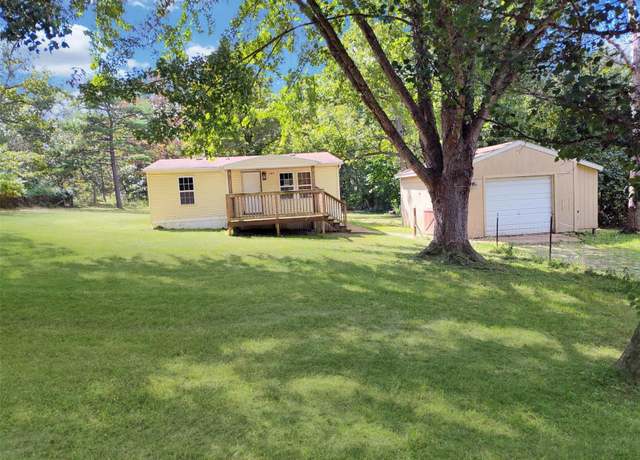 Property at 1385 Parkway Dr, Bismarck, MO 63624, 2 beds, 1 bath