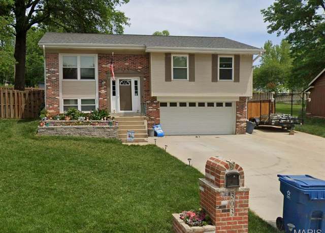 Property at 303 Croydon Ln, Manchester, MO 63021, 3 beds, 2 baths
