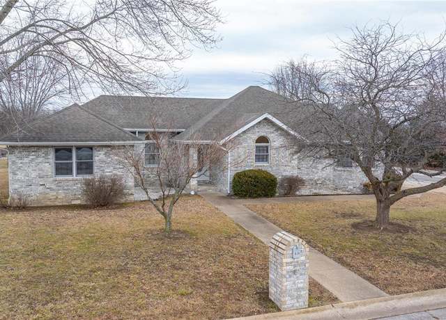 Property at 839 Cherry Hills Ln, Lebanon, MO 65536, 3 beds, 2 baths