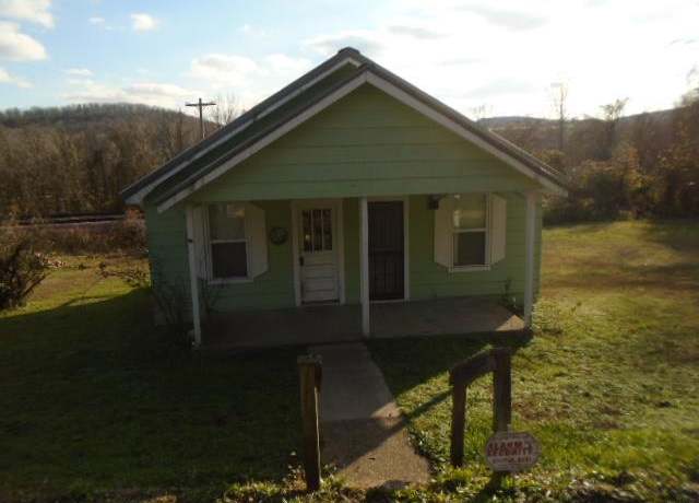 Property at 514 E 2nd St, Annapolis, MO 63620, 3 beds, 1 bath