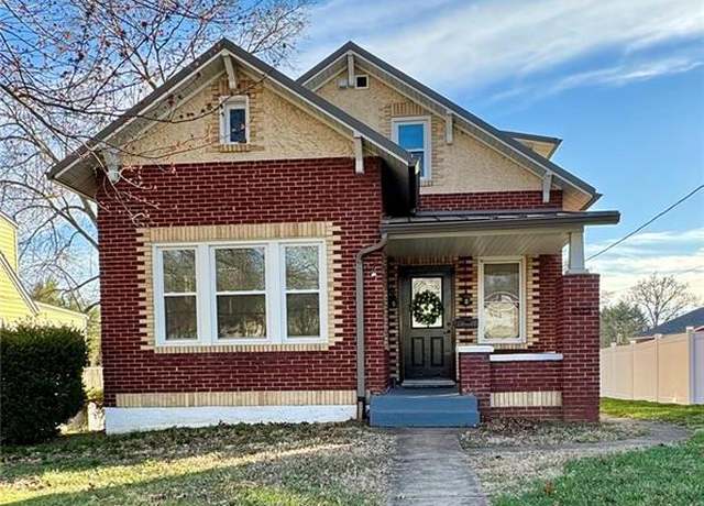 Property at 1522 E 5th St, Washington, MO 63090, 3 beds, 2 baths