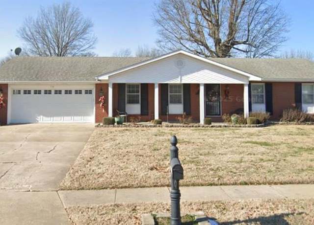 Property at 114 Autumn Dr, Sikeston, MO 63801, 3 beds, 2 baths