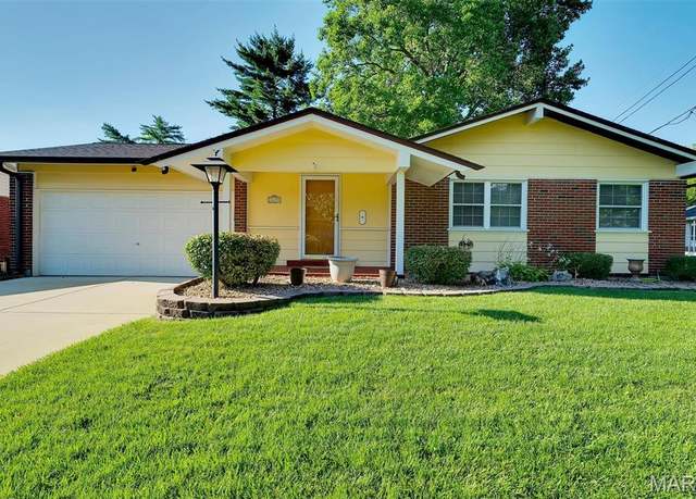Property at 2625 Woodsage Dr, Florissant, MO 63033, 4 beds, 2 baths