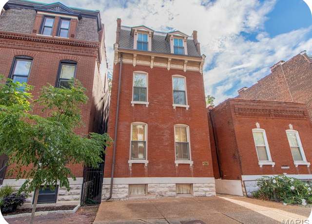 Property at 2410 S 11th, St Louis, MO 63104, 8 beds, 8 baths