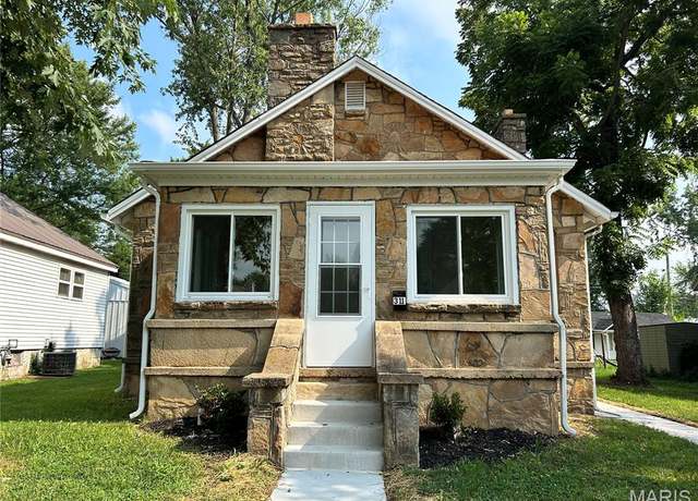 Property at 311 Maple St, Sullivan, MO 63080, 2 beds, 1 bath