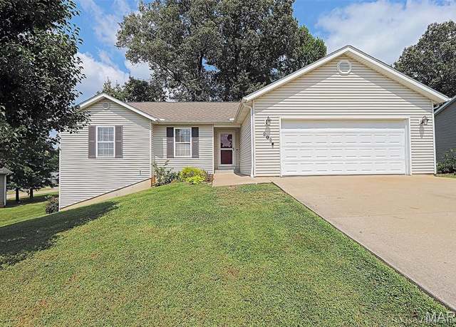 Property at 202 Brookside Dr, Cape Girardeau, MO 63701, 4 beds, 3 baths