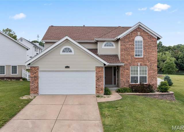 Property at 668 Top Notch Ln, Eureka, MO 63025, 4 beds, 2.5 baths