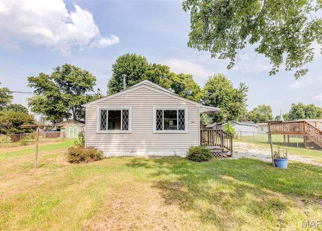 Property at 725 N Prairie St, Bethalto, IL 62010, 1 bed, 1 bath