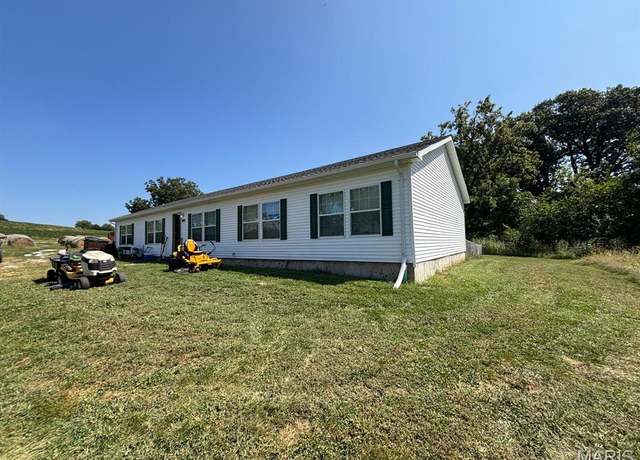 Property at 4475 Lone Tree Trl, Palmyra, MO 63461, 5 beds, 2 baths