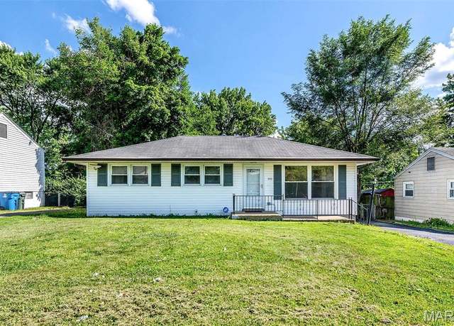Property at 8616 Elwyn Dr, Hazelwood, MO 63042, 3 beds, 2 baths