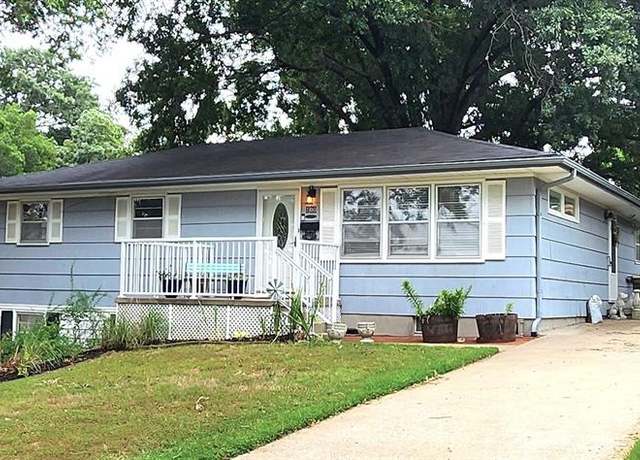 Property at 100 W Thurman St, Columbia, MO 65202, 4 beds, 2 baths