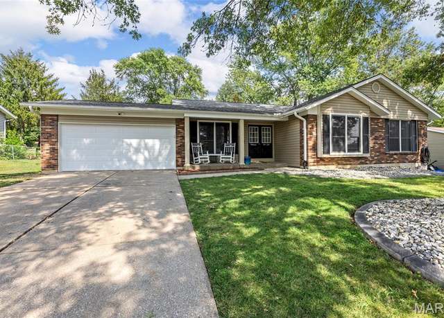 Property at 10 Weatherby Dr, St Peters, MO 63376, 3 beds, 2 baths