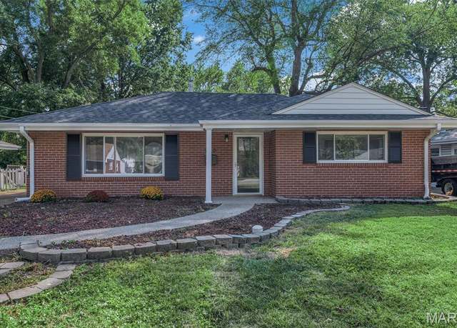 Property at 940 Harrison St, Florissant, MO 63031, 3 beds, 2 baths